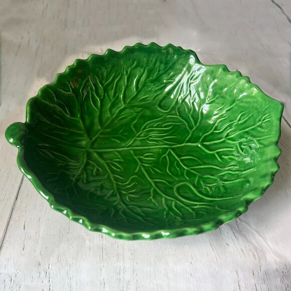 Vintage Majolica-style Green Leaf Serving Bowl | Cabbage Lettuce Ceramic Dish - Picture 1 of 4